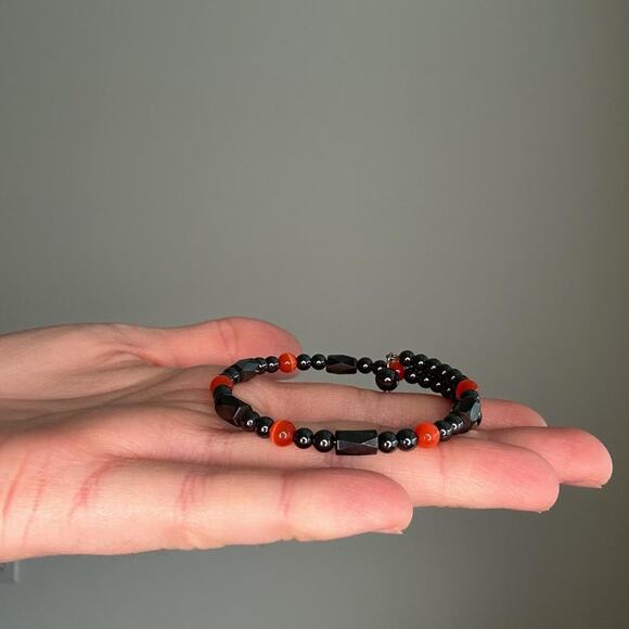 Beaded adjustable bangle bracelet hemanite - Picture 3 of 8